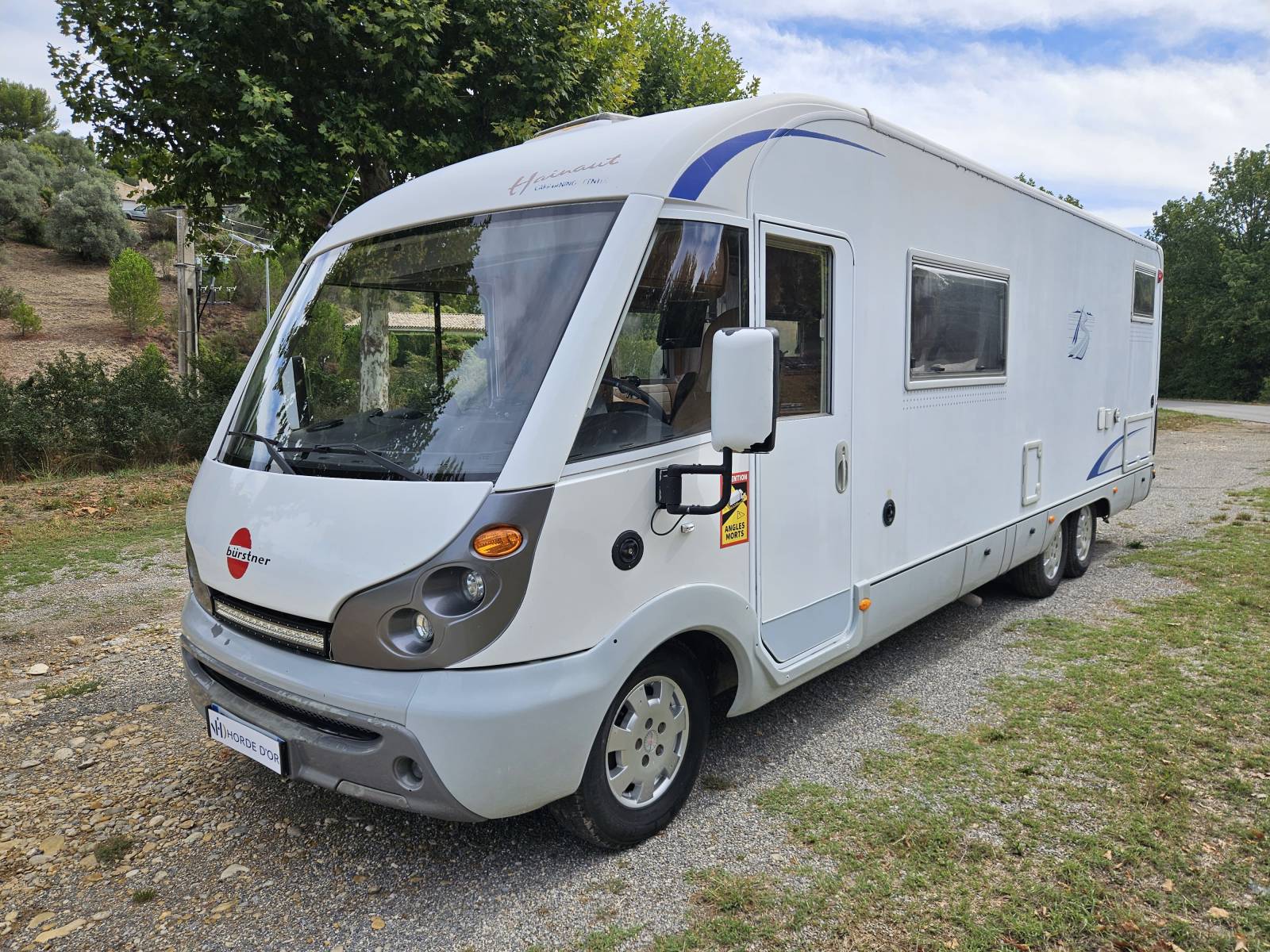 Magnifique INTEGRAL BURSTNER Elégance 827 de 2005 sur un châssis PL  FIAT Ducato en 5T000 en 2,8 JTD 128 Ch visible sur VALENSOLE (04)