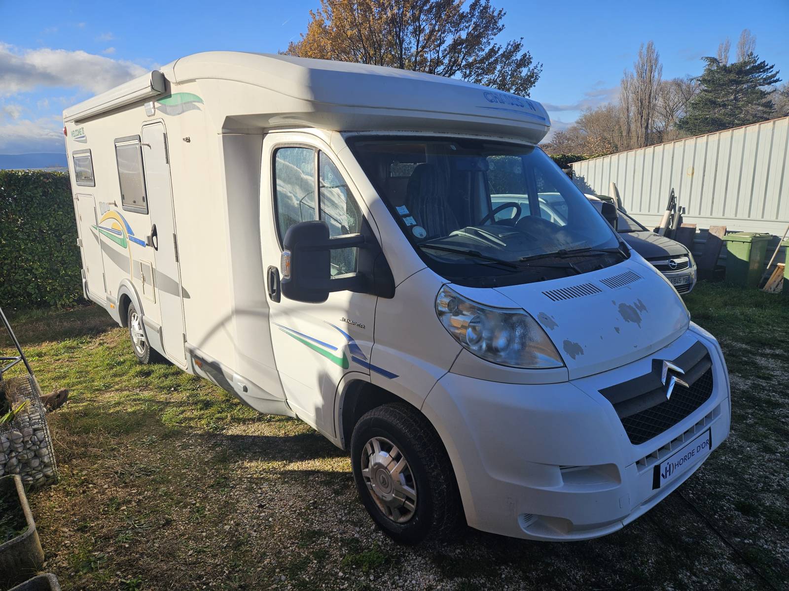 Profilé CHAUSSON WELCOME 75 avec 87900 Km sur un châssis Jumper en 2.2 HDI et 120 Ch visible sur GARGAS dans le Vaucluse (84)