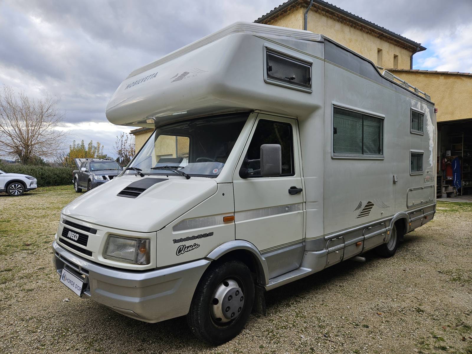 Capucine MOBIVETTA ICARO 5LX de 1997 sur un châssis IVECO 3512 120 Ch Turbo diesel avec 171573 Km visible sur VISAN dans le Vaucluse (84)