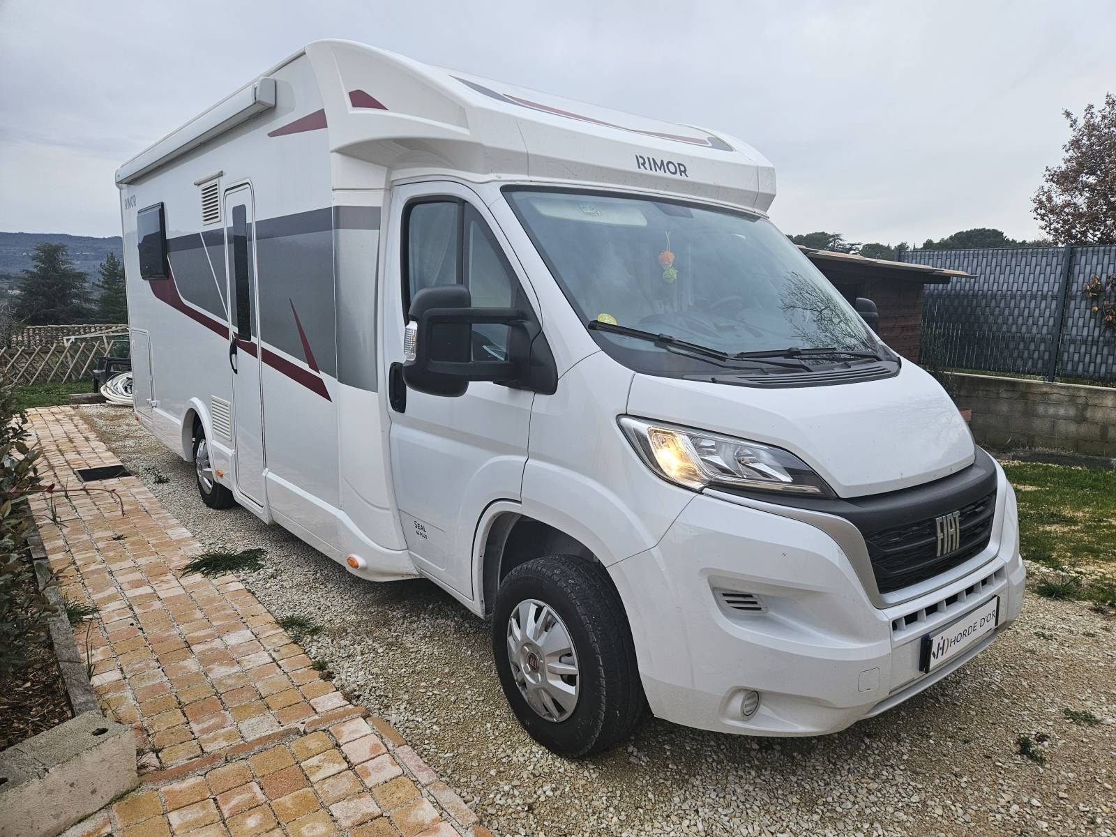 Comme neuf un Profile RIMOR 66 Plus, modèle 2025, sur un châssis FIAT DUCATO en 2,2 L 140 Ch avec 5300 Km visible sur APT dans le Vaucluse (84)