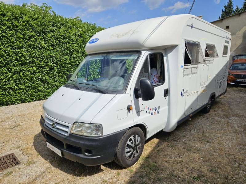 Profilé BAVARIA T 688D de 2005 sur Châssis Citroën Jumper en 2,8 L 130 Ch avec 104589 Km sur Cavaillon dans le Vaucluse (84)