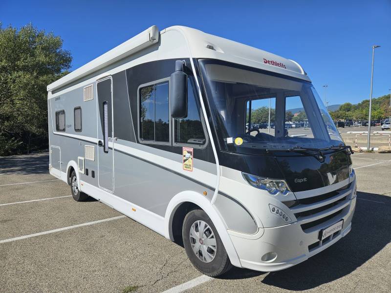 Comme neuf un INTEGRAL DETHLEFFS I7150 - 2DBT , PL de 3T850 modèle 2018 sur un Ducato en 2,3 L 130 Ch visible su Apt (84)